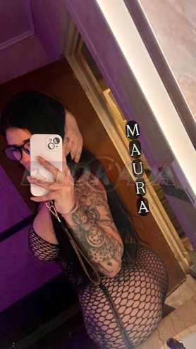mAMaura2.jpg